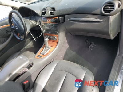 Zdjęcie 8 z 14 samochodu: 2005 MERCEDES-BENZ CLK 320 VIN:WDBTK65GX5T042082 - miniatura