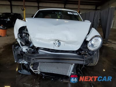 Piąte zdjęcie samochodu w środku: 2015 VOLKSWAGEN BEETLE 1.8T VIN:3VWF17ATXFM603467 - miniatura