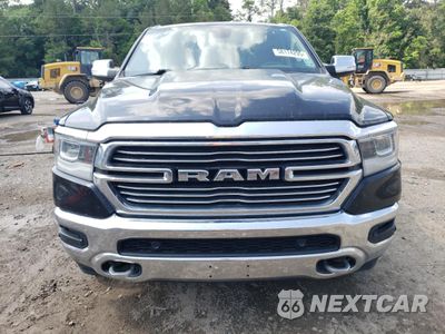 Piąte zdjęcie samochodu w środku: 2019 RAM 1500 LARAMIE VIN:1C6SRFRT3KN506191 - miniatura