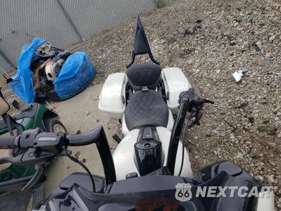 Piąte zdjęcie samochodu w środku: 2018 HARLEY-DAVIDSON FLTRXS ROAD GLIDE SPECIAL VIN:1HD1KTC1XJB628995 - miniatura
