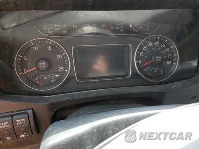 Zdjęcie 8 z 10 samochodu: 2025 INTERNATIONAL LT625 SEMI TRUCK VIN:3HSDZSZR6SN475187 - miniatura