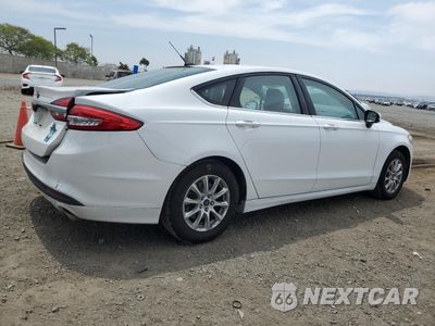 Trzecie zdjęcie samochodu z tyłu: 2018 FORD FUSION S VIN:3FA6P0G71JR193761 - miniatura