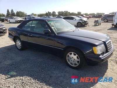 Czwarte zdjęcie samochodu z boku: 1995 MERCEDES-BENZ E 320 VIN:WDBEA66E2SC207160 - miniatura