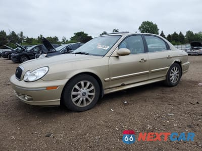 2002 HYUNDAI SONATA GLS KMHWF35H42A714778 - główne zdjęcie licytacji z USA - miniatura