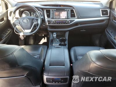 Zdjęcie 8 z 15 samochodu: 2015 TOYOTA HIGHLANDER XLE VIN:5TDKKRFH1FS055227 - miniatura