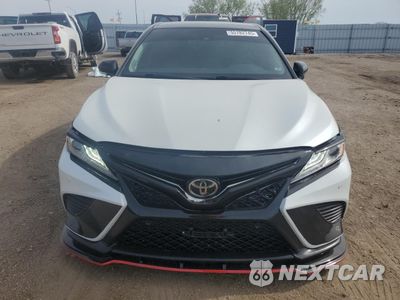 Piąte zdjęcie samochodu w środku: 2018 TOYOTA CAMRY XSE VIN:4T1B61HK3JU114339 - miniatura
