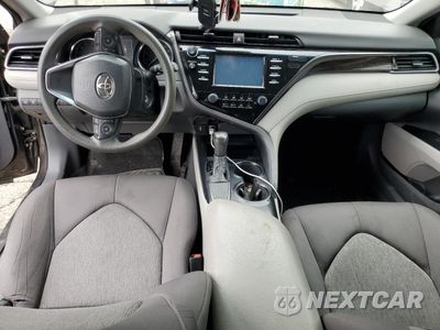 Zdjęcie 8 z 12 samochodu: 2019 TOYOTA CAMRY L VIN:4T1B11HK8KU172141 - miniatura