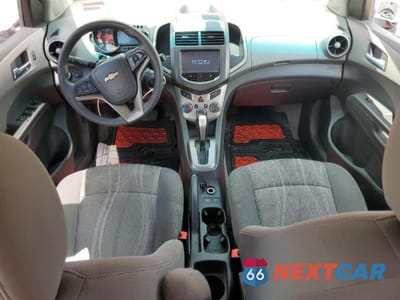 Zdjęcie 9 z 18 samochodu: 2015 CHEVROLET SONIC LT VIN:1G1JC5SHXF4136576 - miniatura