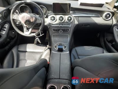 Zdjęcie 8 z 13 samochodu: 2016 MERCEDES-BENZ C 300 4MATIC VIN:55SWF4KB9GU135597 - miniatura