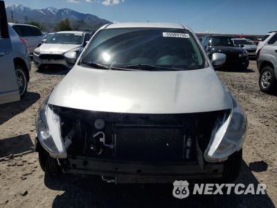 Piąte zdjęcie samochodu w środku: 2017 NISSAN VERSA S VIN:3N1CN7AP0HK440763 - miniatura