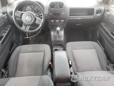 Zdjęcie 8 z 13 samochodu: 2012 JEEP COMPASS LATITUDE VIN:1C4NJDEB6CD656110 - miniatura