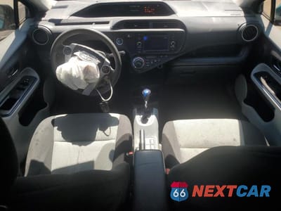 Zdjęcie 8 z 12 samochodu: 2013 TOYOTA PRIUS C VIN:JTDKDTB30D1057336 - miniatura