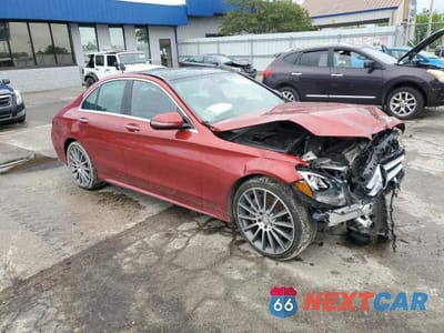 Czwarte zdjęcie samochodu z boku: 2016 MERCEDES-BENZ C 300 4MATIC VIN:55SWF4KB9GU135597 - miniatura