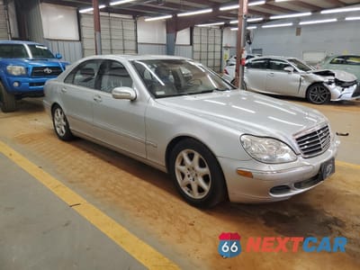 Czwarte zdjęcie samochodu z boku: 2005 MERCEDES-BENZ S 500 4MATIC VIN:WDBNG84J15A459430 - miniatura