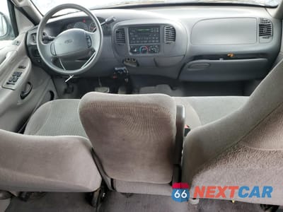 Zdjęcie 8 z 13 samochodu: 2002 FORD EXPEDITION XLT VIN:1FMRU15W52LA84330 - miniatura