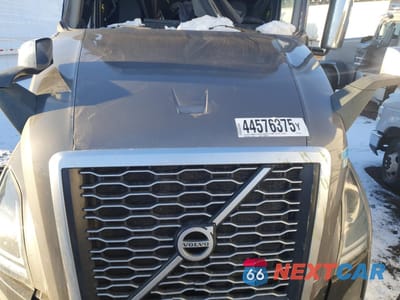 Zdjęcie 7 z 10 samochodu: 2021 VOLVO VNL SEMI TRUCK VIN:4V4NC9EH5MN265283 - miniatura