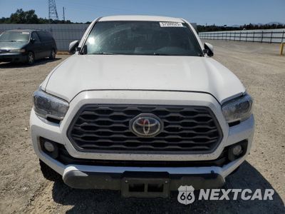 Piąte zdjęcie samochodu w środku: 2022 TOYOTA TACOMA DOUBLE CAB VIN:3TMCZ5AN5NM490529 - miniatura