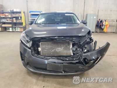 Piąte zdjęcie samochodu w środku: 2019 KIA SORENTO L VIN:5XYPG4A34KG457224 - miniatura