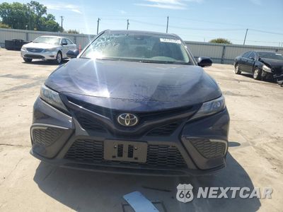 Piąte zdjęcie samochodu w środku: 2022 TOYOTA CAMRY SE VIN:4T1G11AK1NU028290 - miniatura