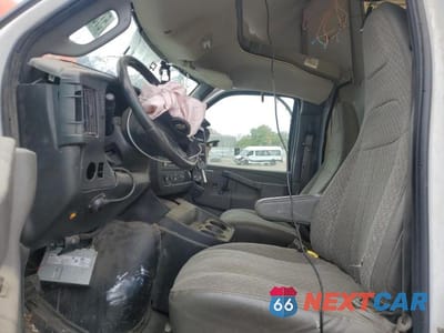 Zdjęcie 7 z 13 samochodu: 2021 CHEV EXPRESS G3500 VIN:1GB0GSF79M1239899 - miniatura