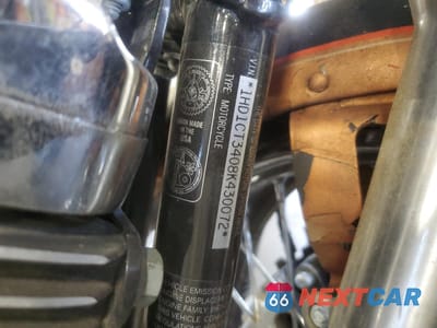 Zdjęcie 10 z 11 samochodu: 2008 HARLEY-DAVIDSON XL1200 C ANNIVERSARY VIN:1HD1CT3408K430072 - miniatura