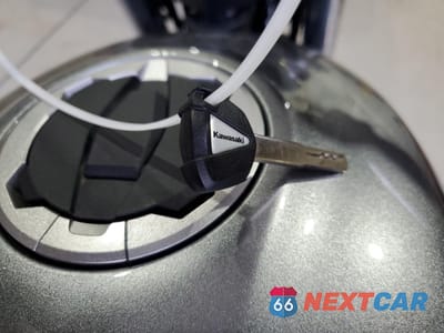 Zdjęcie 8 z 10 samochodu: 2022 KAWASAKI ER650 M VIN:ML5EREM1XNDA73708 - miniatura