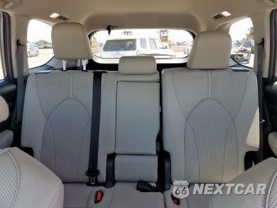 Zdjęcie 10 z 17 samochodu: 2024 TOYOTA GRAND HIGHLANDER XLE VIN:5TDAAAB58RS010401 - miniatura