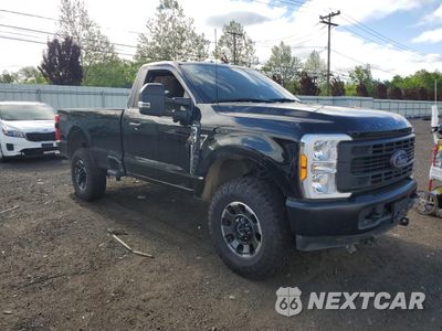 Czwarte zdjęcie samochodu z boku: 2023 FORD F350 SUPER DUTY VIN:1FTRF3BA6PEE07069 - miniatura