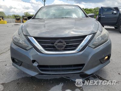 Piąte zdjęcie samochodu w środku: 2018 NISSAN ALTIMA 2.5 VIN:1N4AL3AP2JC119523 - miniatura