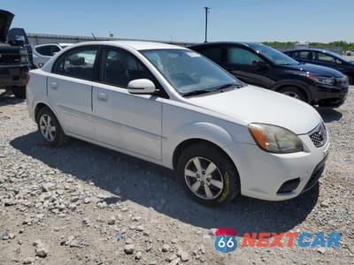 Czwarte zdjęcie samochodu z boku: 2011 KIA RIO BASE VIN:KNADH4A33B6930692 - miniatura