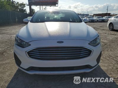 Piąte zdjęcie samochodu w środku: 2019 FORD FUSION SE VIN:3FA6P0LU4KR124818 - miniatura