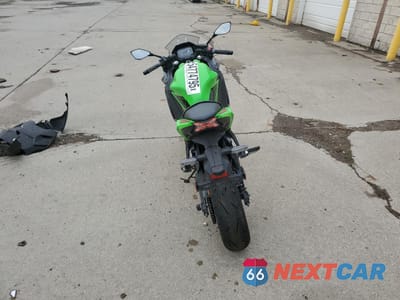 Czwarte zdjęcie samochodu z boku: 2023 KAWASAKI EX650 P VIN:ML5EXEP1XPDA99830 - miniatura