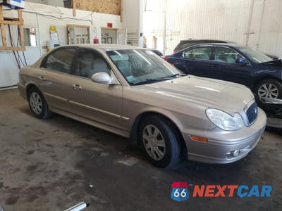 Czwarte zdjęcie samochodu z boku: 2005 HYUNDAI SONATA GL VIN:KMHWF25H35A158526 - miniatura