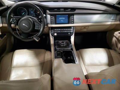 Zdjęcie 8 z 13 samochodu: 2016 JAGUAR XF PRESTIGE VIN:SAJBK4BV7GCY12036 - miniatura