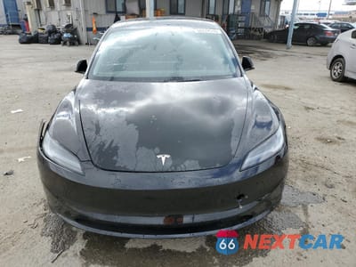 Piąte zdjęcie samochodu w środku: 2024 TESLA MODEL 3 VIN:5YJ3E1EA0RF744718 - miniatura