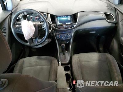 Zdjęcie 8 z 13 samochodu: 2019 CHEVROLET TRAX LS VIN:3GNCJNSB0KL224629 - miniatura