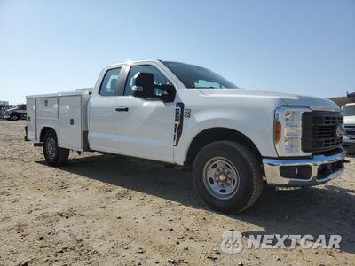 Czwarte zdjęcie samochodu z boku: 2024 FORD F250 SUPER DUTY VIN:1FT7X2AA2REF61958 - miniatura