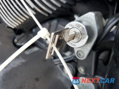 Zdjęcie 8 z 9 samochodu: 2018 SUZUKI VZR1800 VIN:JS1VY53AXJ2100509 - miniatura