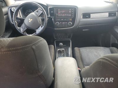 Zdjęcie 8 z 15 samochodu: 2018 MITSUBISHI OUTLANDER SE VIN:JA4AD3A3XJJ004954 - miniatura