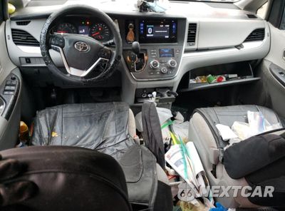 Zdjęcie 8 z 15 samochodu: 2017 TOYOTA SIENNA VIN:5TDZZ3DC1HS828120 - miniatura