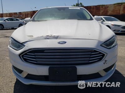 Piąte zdjęcie samochodu w środku: 2018 FORD FUSION SE HYBRID VIN:3FA6P0LU5JR172116 - miniatura