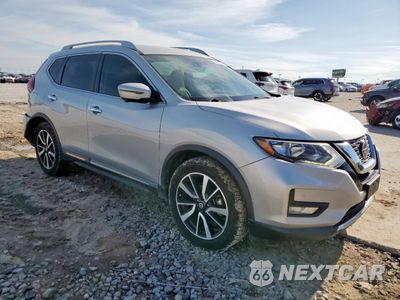 Czwarte zdjęcie samochodu z boku: 2020 NISSAN ROGUE S VIN:5N1AT2MTXLC757420 - miniatura