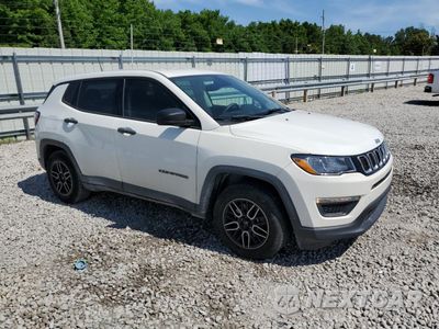 Czwarte zdjęcie samochodu z boku: 2017 JEEP COMPASS SPORT VIN:3C4NJCAB2HT653254 - miniatura