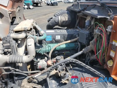 Zdjęcie 7 z 10 samochodu: 2012 VOLVO VN VNL VIN:4V4NC9EH2CN537366 - miniatura