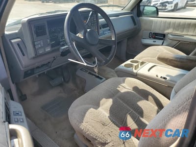 Zdjęcie 8 z 14 samochodu: 1994 GMC YUKON VIN:1GKEK18K0RJ732197 - miniatura