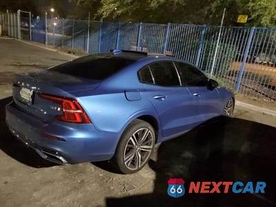 Trzecie zdjęcie samochodu z tyłu: 2020 VOLVO S60 T6 R-DESIGN VIN:7JRA22TM7LG032143 - miniatura
