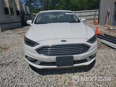 Piąte zdjęcie samochodu w środku: 2017 FORD FUSION SE HYBRID VIN:3FA6P0LUXHR410083 - miniatura