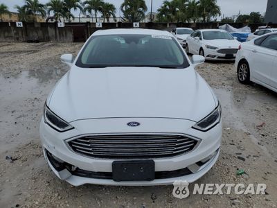 Piąte zdjęcie samochodu w środku: 2017 FORD FUSION SE HYBRID VIN:3FA6P0LUXHR409466 - miniatura