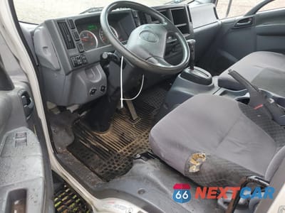 Zdjęcie 8 z 13 samochodu: 2015 ISUZU NPR HD VIN:JALC4W162F7001902 - miniatura