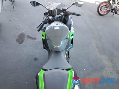 Zdjęcie 6 z 10 samochodu: 2019 KAWASAKI EX400 VIN:JKAEXKG19KDA29632 - miniatura